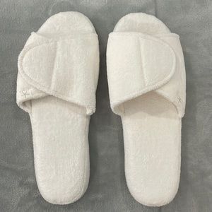 Barefoot dreams slippers